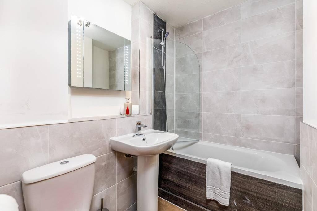 Fresh, Modern West End Apartment Beside Hydro Glasgow Extérieur photo